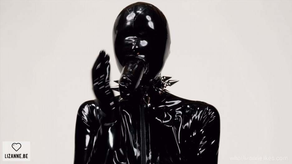 00392 - Condomhood parade